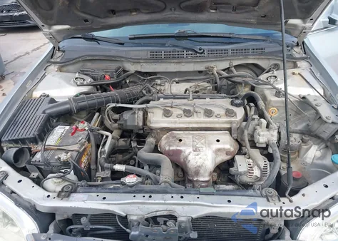 1999 Honda Accord Lx z USA, uszkodzony, nr VIN 1HGCG5648XA132266